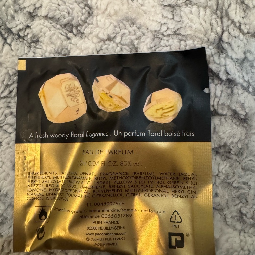 Paco Rabanne Gold Perfume Sachet - Picture 2 of 2